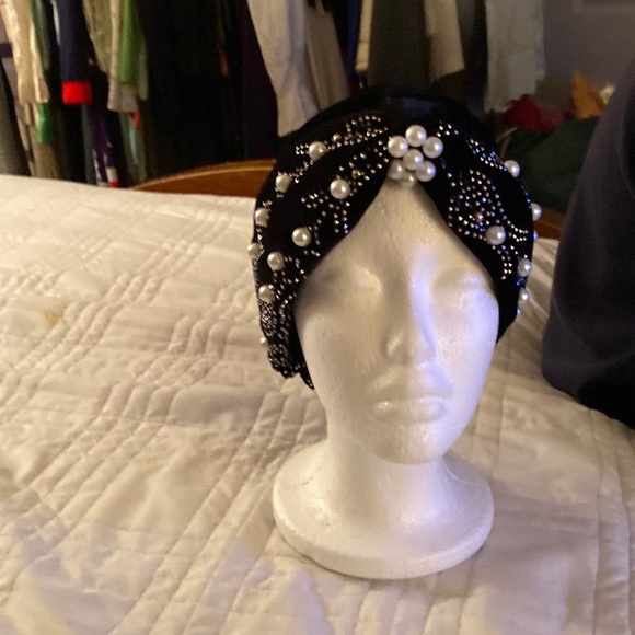 Black pearl hat diamond studded - Picture 1 of 4